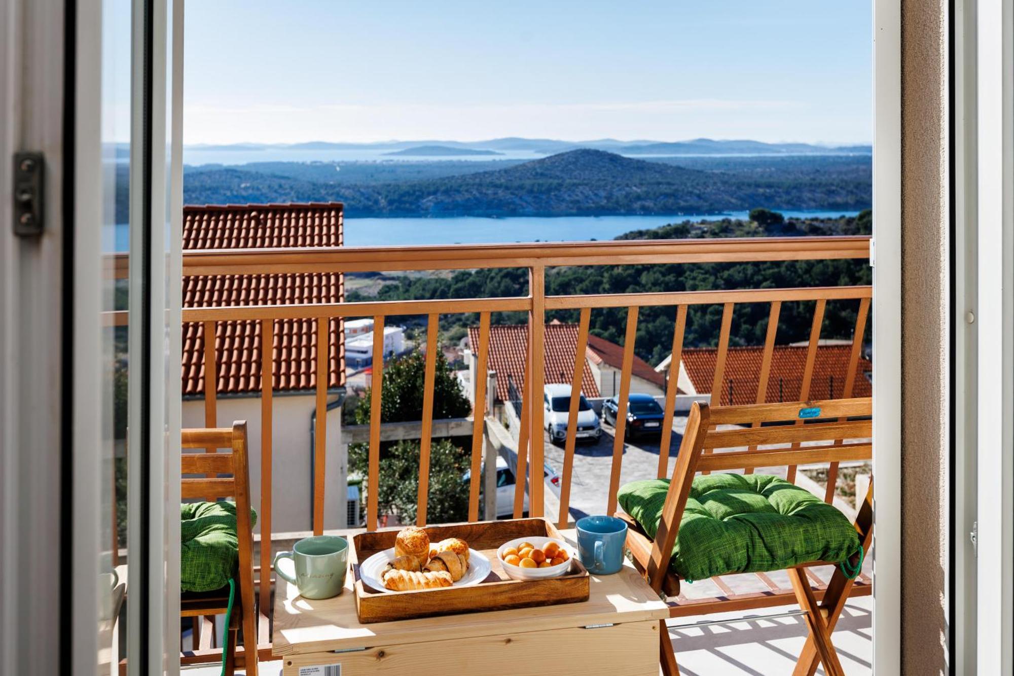 Summer Breeze Apartment - Quiet Place With A Spectacular View And A Garden Sibenik Exterior photo